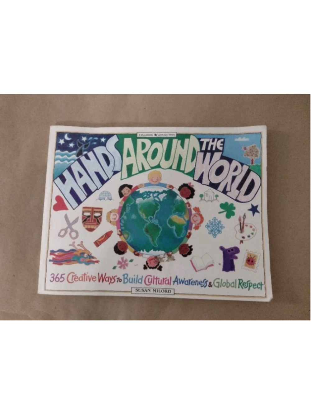 Creative Children's book: Hands Around the World